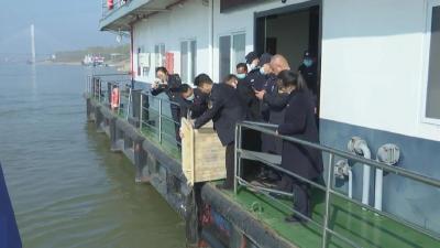 非法捕捞 我县三名男子“以补代罚”300余斤活鱼