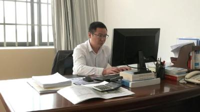 彭江陵：与家乡同名 为家园添彩