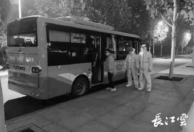 暖心！专车接驳 助力返乡江陵人安全回家