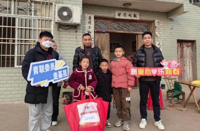 江陵县开展“青联委员走基层·暖童心·乐新春”志愿服务活动