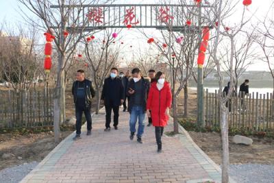 江陵县六合垸管理区：企业家欢聚一堂话发展
