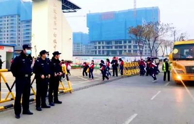 江陵：确保道路交通安全畅通