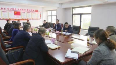 市教育局调研江陵教育工作