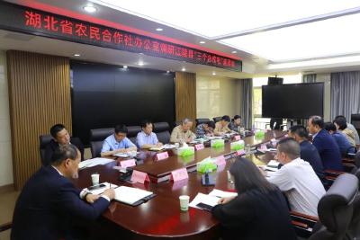 省农民合作社办公室调研江陵县“三个合作社”
