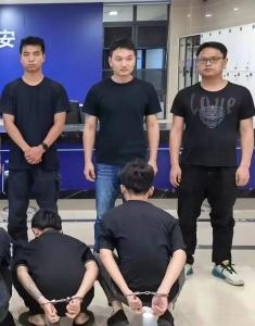 江陵警方快速打掉一盗窃车内财物团伙