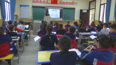 江陵：多彩活动让孩子“托管”变“妥管”