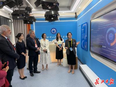 在课堂就能参与无人驾驶研发，巴西教育副部长为武汉职业教育点赞