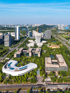何以湖北，领跑经济大省的“中部显眼包”