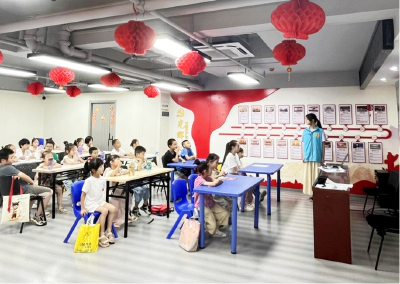 1.2万名少年儿童的“第二家园”——咸宁“爱心托管班”托起多彩暑期