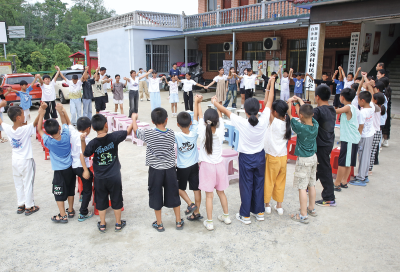 这个暑假，黄石伢不“孤”也不“宅” ——探访黄石爱心托管班里的民生温度