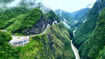 G351鹤峰段：一条公路的“乘数效应” 激活山乡发展新密码