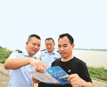 东风又绿东风村