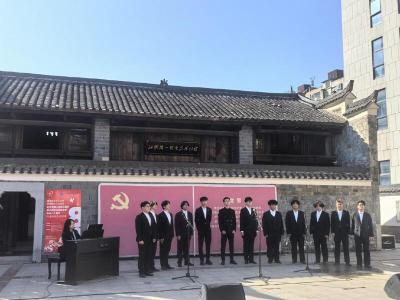 两代“00后”的青春交响