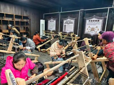 千年西兰卡普“织”出深山共富路