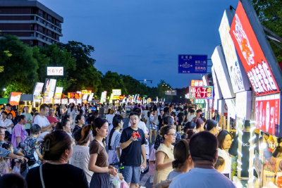 新春走基层丨从“矛盾巷”到“网红街”：一条夜市的变形记