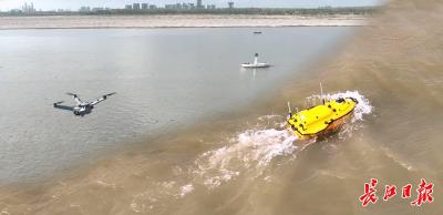 水下机器人在浑浊水域“零误差”探测，长江航道变得“聪明能感知”
