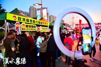 楚超观察｜一张球票带火一城好物