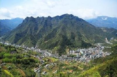 宋文豹就创建康养试验区前往五峰调研