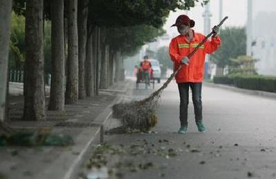 城区建25个“爱心驿站”让环卫工小憩