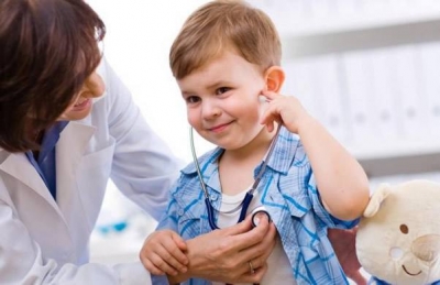 猇亭区100余名儿童参加春季入园体检