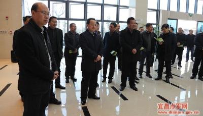 西陵党政代表团参观点军项目建设