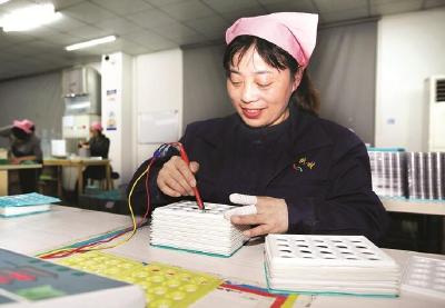 猇亭产锂电池产品检测下线