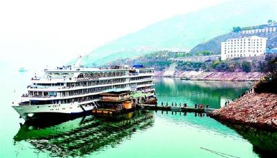 秭归丨时隔多年 游轮重泊归州