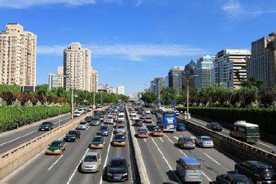 五一假期首日全国道路交通平稳有序