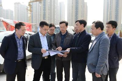 王云清督办街居及教育重点项目