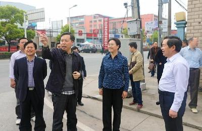 市人大到伍家乡调研村民自治工作