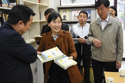内蒙古巴彦淖尔市考察团参观云集街道科普大学