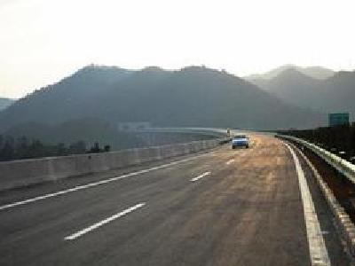 治堵丨宋文豹调研宜昌城区高速路出入口