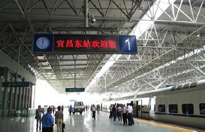 清明小长假期间宜昌“铁公”送客16万人次