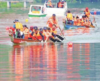湖北龙舟赛在宜昌开桨