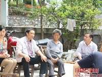 区人大机关干部开展“转作风、访民情”活动