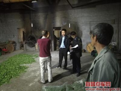 区食药监局开展深夜“寻糖”行动