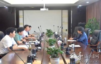 周正英来三峡保税物流中心调研指导工作