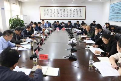 猇亭区政府召开2017年第5次政府常务会议