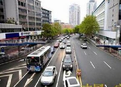 文明宜昌丨时评：治拥堵，要跳出路面找良策