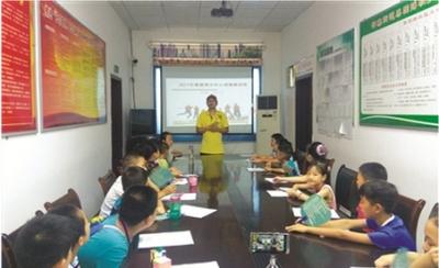 宜昌“希望家园”开班 帮家长看孩子