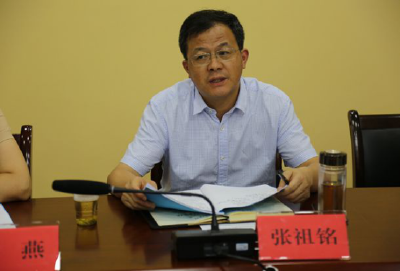 区人大常委会视察区政府“首席服务官”服务企业情况