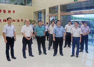 点军区代表团来我区考察学习