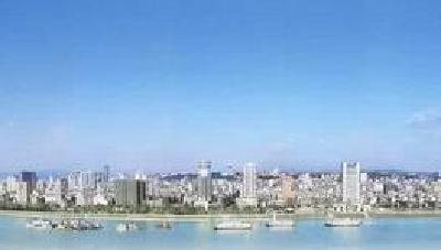 整治“马路市场” 营造整洁环境