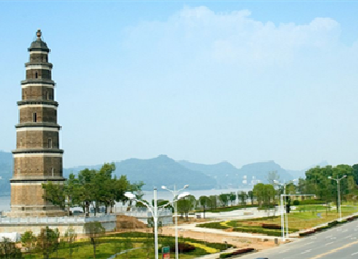 伍家岗：打响“蓝天”“碧水”“净土”三大战役