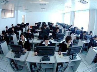 学历继续教育将取消 上班族赶考名校成考末班车