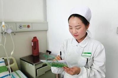 填写无偿捐献申请10年后配型成功 宜昌女护士赴京捐髓救人
