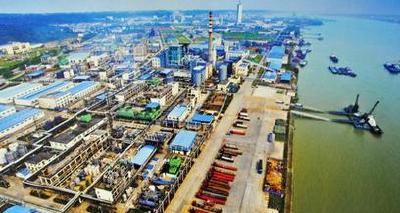 视频丨周霁沿长江、玛瑙河流域现场督办化工产业“关、停、并、转、搬”