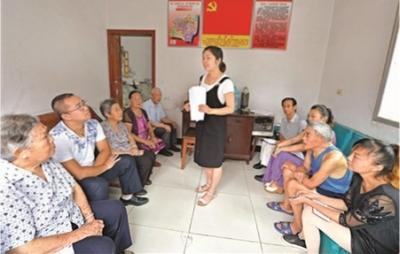 村规民约规范 诚信档案约束 节俭新风吹拂五峰乡村