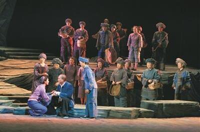 罗官章李文英事迹搬上舞台