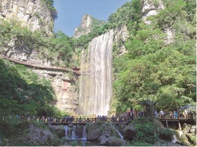 三峡大瀑布“十一”惠民